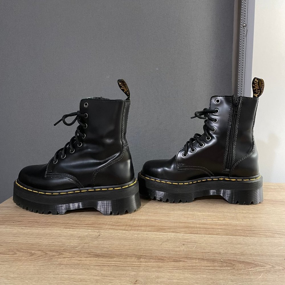 Dr. Martens Jadon Smooth Leather Platform Boots in Black